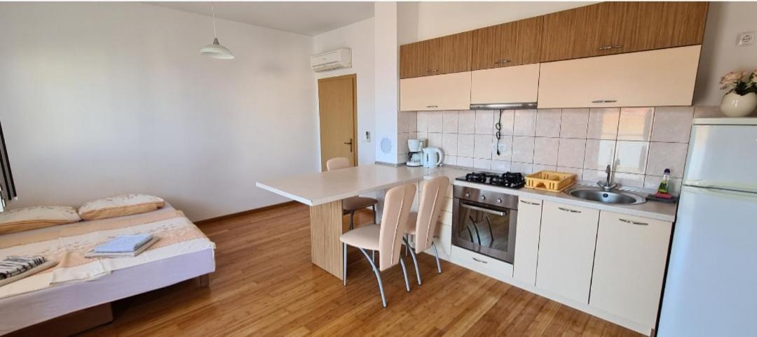Apartmani Gizela Donji Seget Room photo