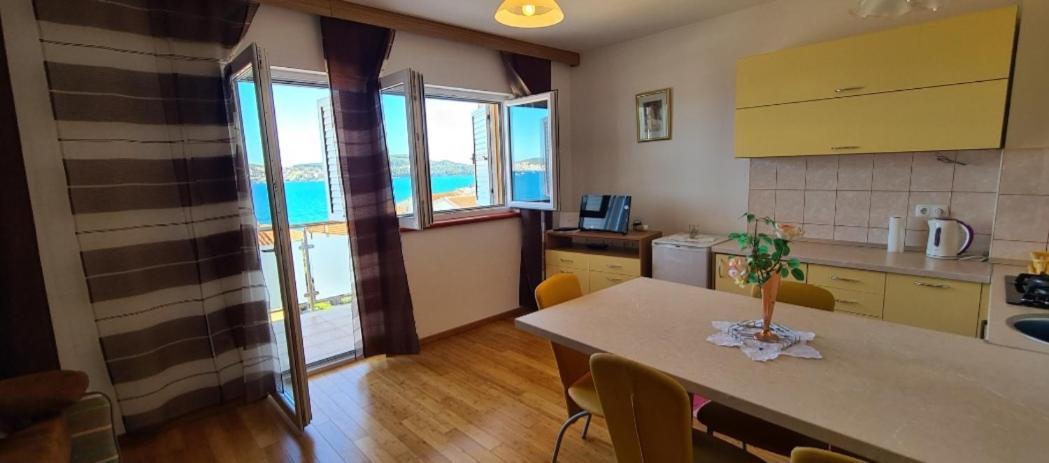 Apartmani Gizela Donji Seget Room photo