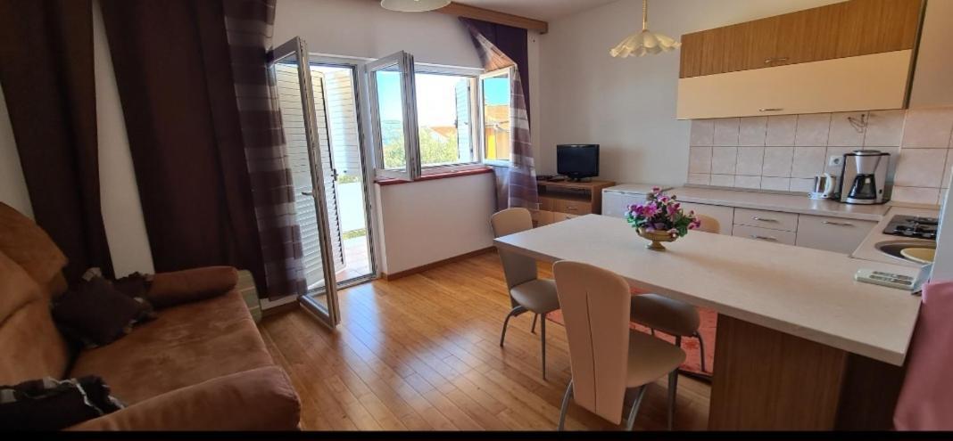 Apartmani Gizela Donji Seget Room photo